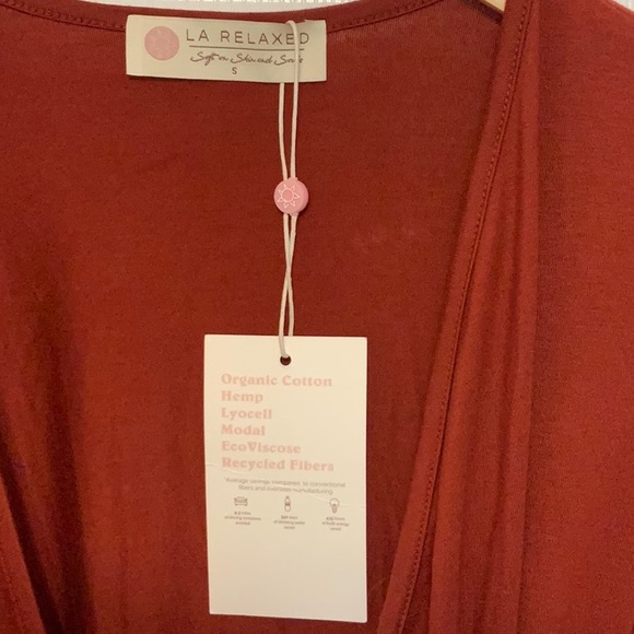 LA Relaxed Short Sleeve Wrap Dress - Picture 3 of 3